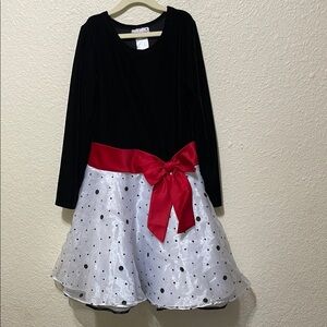 Ashley Ann Girls Black, White & Red Belt. Party Dress. Good Condition. Size 10.